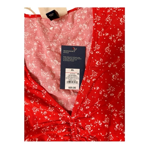 Universal Thread Red Floral
Women's Dress Size XL - Picture 4 of 6